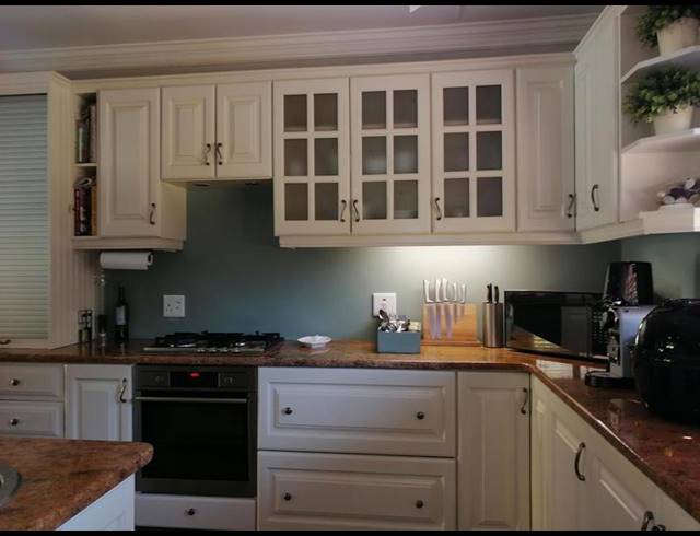 6 BEDROOM HOUSE FOR SALE IN MEER EN SEE